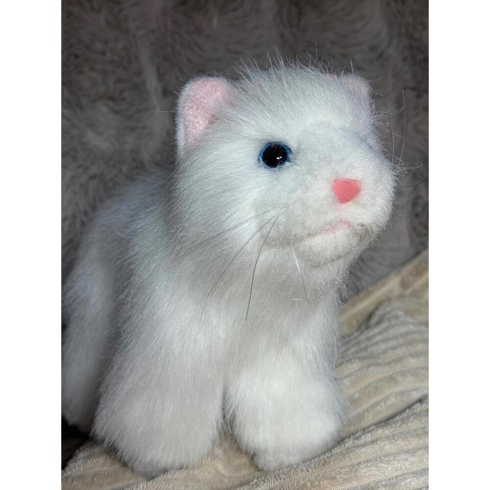 Ganz White Plush Stuffed Cat with Blue Eyes